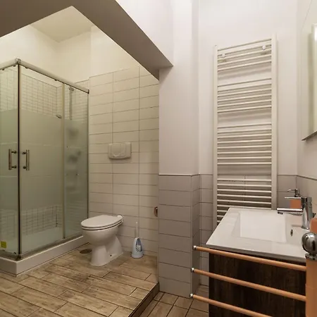 Joivy Sleek Flat With Easy Access To Apartment Rome