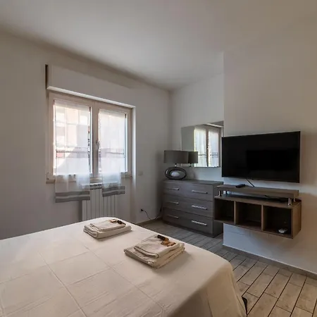 Apartment Joivy Sleek Flat With Easy Access To Rome